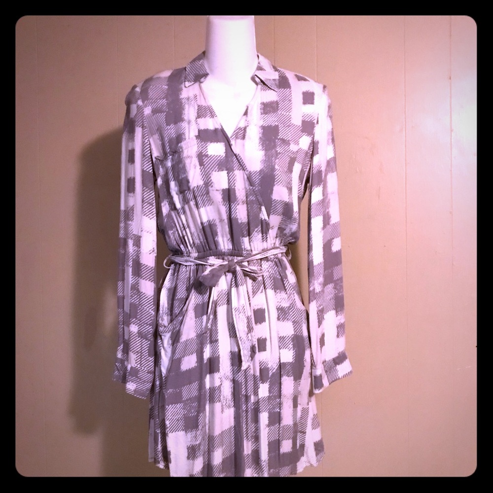 Gray/white plaid dress